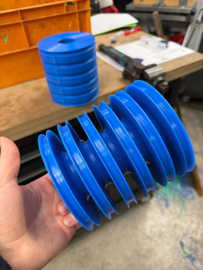 poulie pour courroie trapézoïdale en pehd bleu